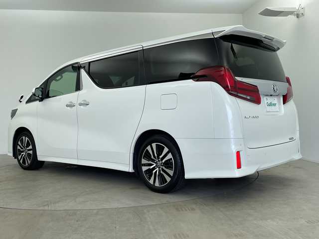 トヨタ アルファード S Cパッケージ 鹿児島県 2023(令5)年 1.8万km ホワイトパールクリスタルシャイン Toyota Safety Sense/純正ディスプレィオーディオ/（ナビ/Bluetooth/CD/DVD)/フルセグTV/バックカメラ/サンルーフ/フリップダウンモニター/黒レザーシート/前席パワーシート/前席シートヒーター/両側電動スライドドア/前方ドライブレコーダー/レーダークルーズコントロール/パワーバックドア/ビルトインETC/革巻きステアリング/ステアリングヒーター/電子パーキング/LEDヘッドライト/フォグライト/オートライト/純正18インチアルミホイール/純正フロアマット/スマートキー/エンジンプッシュスタート