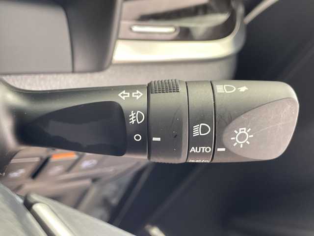 トヨタ アルファード S Cパッケージ 鹿児島県 2023(令5)年 1.8万km ホワイトパールクリスタルシャイン Toyota Safety Sense/純正ディスプレィオーディオ/（ナビ/Bluetooth/CD/DVD)/フルセグTV/バックカメラ/サンルーフ/フリップダウンモニター/黒レザーシート/前席パワーシート/前席シートヒーター/両側電動スライドドア/前方ドライブレコーダー/レーダークルーズコントロール/パワーバックドア/ビルトインETC/革巻きステアリング/ステアリングヒーター/電子パーキング/LEDヘッドライト/フォグライト/オートライト/純正18インチアルミホイール/純正フロアマット/スマートキー/エンジンプッシュスタート