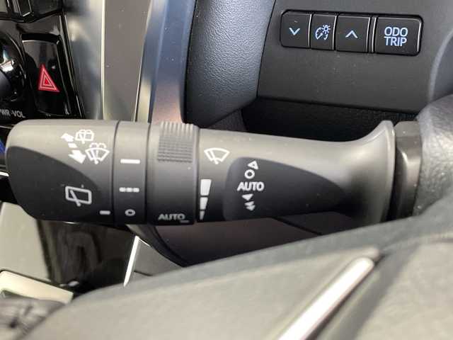 トヨタ アルファード S Cパッケージ 鹿児島県 2023(令5)年 1.8万km ホワイトパールクリスタルシャイン Toyota Safety Sense/純正ディスプレィオーディオ/（ナビ/Bluetooth/CD/DVD)/フルセグTV/バックカメラ/サンルーフ/フリップダウンモニター/黒レザーシート/前席パワーシート/前席シートヒーター/両側電動スライドドア/前方ドライブレコーダー/レーダークルーズコントロール/パワーバックドア/ビルトインETC/革巻きステアリング/ステアリングヒーター/電子パーキング/LEDヘッドライト/フォグライト/オートライト/純正18インチアルミホイール/純正フロアマット/スマートキー/エンジンプッシュスタート