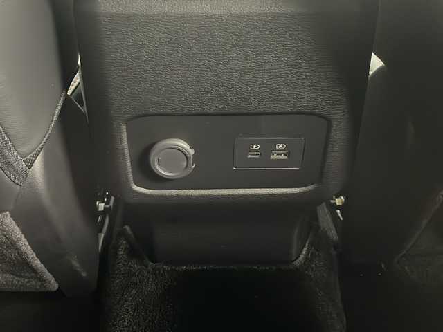 三菱 トライトン GSR 愛知県 2024(令6)年 0.6万km ガンＭ／黒 メーカーオプション9インチナビ/音声認識・BT・AppleCarPlay・AndroidAuto・フルセグTV・USB・FM・AM/マルチアラウンドビューモニター/スーパーエレクトロ4WD-II/レーダークルーズ コントロール/ETC/衝突被害軽減システム/本革合皮コンビレザーシート/運転席パワーシート/前席シートヒーター /本革巻ステアリング/ステアリングヒーター/ブラインドスポットモニター/ヒルディセントコントロール/アクティブスタビリティ&トラクションコントロール/アクティブLSD（ブレーキ制御タイプ）/トレーラースタビリティアシスト/アクティブヨーコントロール/リヤデフロック/ヒルスタートアシスト/標識認識システム/オートライト/オートハイビーム/オートワイパー/車線逸脱防止支援機能/後席サーキュレーター/自動防眩ルームミラー/フロントフォグランプ/荷台ベッドライナー/電動格納式ヒーテッドドアミラー/6スピーカー