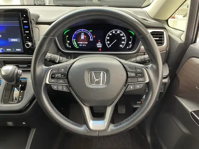 ホンダ オデッセイ ハイブリッド e:HEVアブソルート EX 滋賀県 2021(令3)年 3.6万km プレミアムスパークルブラックパール 純正10インチナビ/・Bluetooth・フルセグTV・DVD・CD・applecarplay/・androidAuto/全方位カメラ/後席フリップダウンモニター/ハーフレザーシート/運転席・助手席シートヒーター/ブラインドスポットモニター/コーナーセンサー/ドライブレコーダー/ビルトインETC2.0/両側パワースライドドア/Bluetooth/フルセグTV/applecarplay/androidAuto