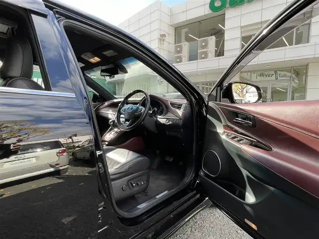 トヨタ ハリアー プレミアム 東京都 2015(平27)年 6万km ブラック ワンオーナー/純正エアロF/R/ALPINE製ナビ（EX900）/・フルセグTV/Bluetoothオーディオ/DVD/ALPINE製フリップダウンモニター（TMX-RM905）/ドライブレコーダー(CSD-790FHG)/パワーバックドア/クルーズコントロール/純正アルミホイール18インチ/合皮ハーフレザーシート/純正フロアマット/保証書/取扱説明書/スペアキー