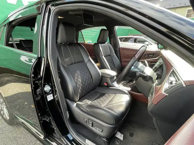 トヨタ ハリアー プレミアム 東京都 2015(平27)年 6万km ブラック ワンオーナー/純正エアロF/R/ALPINE製ナビ（EX900）/・フルセグTV/Bluetoothオーディオ/DVD/ALPINE製フリップダウンモニター（TMX-RM905）/ドライブレコーダー(CSD-790FHG)/パワーバックドア/クルーズコントロール/純正アルミホイール18インチ/合皮ハーフレザーシート/純正フロアマット/保証書/取扱説明書/スペアキー