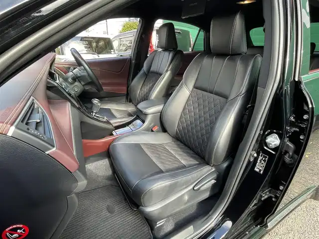 トヨタ ハリアー プレミアム 東京都 2015(平27)年 6万km ブラック ワンオーナー/純正エアロF/R/ALPINE製ナビ（EX900）/・フルセグTV/Bluetoothオーディオ/DVD/ALPINE製フリップダウンモニター（TMX-RM905）/ドライブレコーダー(CSD-790FHG)/パワーバックドア/クルーズコントロール/純正アルミホイール18インチ/合皮ハーフレザーシート/純正フロアマット/保証書/取扱説明書/スペアキー