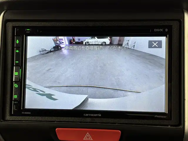 ホンダ Ｎ ＢＯＸ カスタム G SSパッケージ 福岡県 2013(平25)年 9.3万km プレミアムホワイトパール 社外ディスプレイオーディオ（ＢＴ）　/バックカメラ　/両側電動スライドドア　/横滑り防止装置　/ＥＣＯＮ　/プッシュスタート　/電動格納式ドアミラー　/純正フロアマット　/オートライト　/純正１４インチアルミホイール