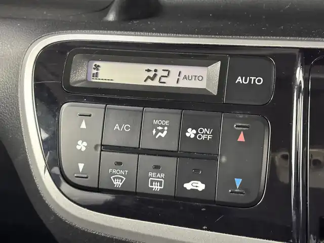 ホンダ Ｎ ＢＯＸ カスタム G SSパッケージ 福岡県 2013(平25)年 9.3万km プレミアムホワイトパール 社外ディスプレイオーディオ（ＢＴ）　/バックカメラ　/両側電動スライドドア　/横滑り防止装置　/ＥＣＯＮ　/プッシュスタート　/電動格納式ドアミラー　/純正フロアマット　/オートライト　/純正１４インチアルミホイール