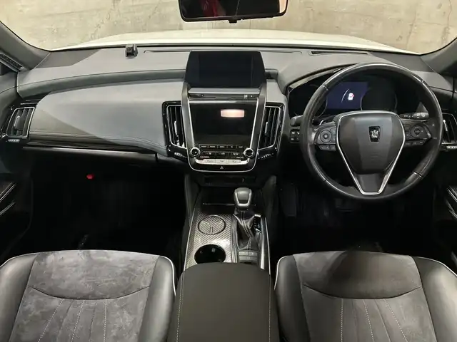 トヨタ クラウン ハイブリッド RS アドバンス 神奈川県 2018(平30)年 8.3万km ホワイトパールクリスタルシャイン メーカー8インチナビ/Bluetooth・CD・DVD・USB・AUX・フルセグTV・Miracast/スライド電動ムーンルーフ/デジタルインナーミラー/トヨタセーフティセンス/パノラミックビューモニター/ブラインドスポットモニター/レーダークルーズコントロール/モデリスタエアロ（フロント/サイド/リア/ホイール）/ハーフレザーシート/メモリ付き前席パワーシート/シートヒーター/ステアリングヒーター/ステアリングスイッチ/電動パーキングブレーキ/ブレーキオートホールド/前側ドライブレコーダー/ビルトインETC/スマートキー/純正フロアマット/モデリスタ19インチアルミホイール/LEDヘッドランプ/アイドリングストップ/横滑り防止装置/盗難防止装置/レーントレーシングアシスト/アダプティブハイビームシステム/衝突被害軽減システム