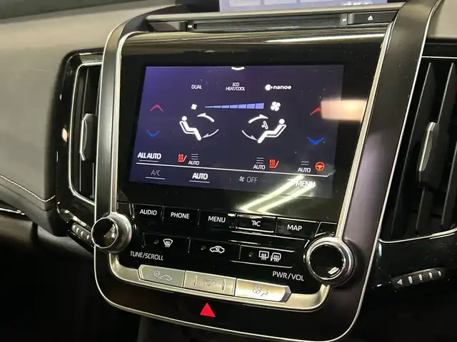 トヨタ クラウン ハイブリッド RS アドバンス 神奈川県 2018(平30)年 8.3万km ホワイトパールクリスタルシャイン メーカー8インチナビ/Bluetooth・CD・DVD・USB・AUX・フルセグTV・Miracast/スライド電動ムーンルーフ/デジタルインナーミラー/トヨタセーフティセンス/パノラミックビューモニター/ブラインドスポットモニター/レーダークルーズコントロール/モデリスタエアロ（フロント/サイド/リア/ホイール）/ハーフレザーシート/メモリ付き前席パワーシート/シートヒーター/ステアリングヒーター/ステアリングスイッチ/電動パーキングブレーキ/ブレーキオートホールド/前側ドライブレコーダー/ビルトインETC/スマートキー/純正フロアマット/モデリスタ19インチアルミホイール/LEDヘッドランプ/アイドリングストップ/横滑り防止装置/盗難防止装置/レーントレーシングアシスト/アダプティブハイビームシステム/衝突被害軽減システム