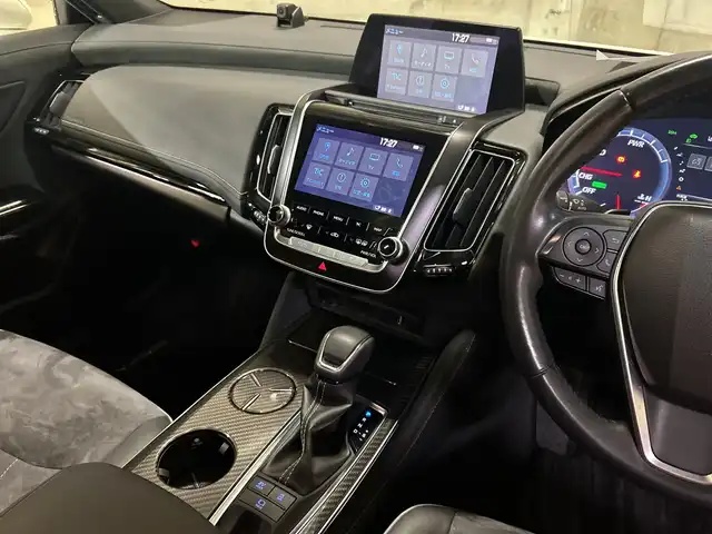 トヨタ クラウン ハイブリッド RS アドバンス 神奈川県 2018(平30)年 8.3万km ホワイトパールクリスタルシャイン メーカー8インチナビ/Bluetooth・CD・DVD・USB・AUX・フルセグTV・Miracast/スライド電動ムーンルーフ/デジタルインナーミラー/トヨタセーフティセンス/パノラミックビューモニター/ブラインドスポットモニター/レーダークルーズコントロール/モデリスタエアロ（フロント/サイド/リア/ホイール）/ハーフレザーシート/メモリ付き前席パワーシート/シートヒーター/ステアリングヒーター/ステアリングスイッチ/電動パーキングブレーキ/ブレーキオートホールド/前側ドライブレコーダー/ビルトインETC/スマートキー/純正フロアマット/モデリスタ19インチアルミホイール/LEDヘッドランプ/アイドリングストップ/横滑り防止装置/盗難防止装置/レーントレーシングアシスト/アダプティブハイビームシステム/衝突被害軽減システム