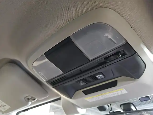 スバル インプレッサ スポーツ 1．6i－Lアイサイト 福岡県 2018(平30)年 7.7万km クリスタルホワイトP 純正8型ナビ/フルセグTV/バックカメラ/純正ドライブレコーダー/全車速追従機能付クルーズコントロール/アイサイトコアテクノロジー/・衝突被害軽減ブレーキ/・後退時自動ブレーキ/・車線逸脱防止支援/・前後誤発進抑制/純正OPステアリング連動LEDヘッドランプ/純正OP革巻きステアリング/パドルシフト/STIエアロ(F/R)/社外18インチアルミホイール/スマートキー/プッシュエンジンスタート/禁煙車