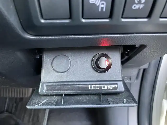 スバル インプレッサ スポーツ 1．6i－Lアイサイト 福岡県 2018(平30)年 7.7万km クリスタルホワイトP 純正8型ナビ/フルセグTV/バックカメラ/純正ドライブレコーダー/全車速追従機能付クルーズコントロール/アイサイトコアテクノロジー/・衝突被害軽減ブレーキ/・後退時自動ブレーキ/・車線逸脱防止支援/・前後誤発進抑制/純正OPステアリング連動LEDヘッドランプ/純正OP革巻きステアリング/パドルシフト/STIエアロ(F/R)/社外18インチアルミホイール/スマートキー/プッシュエンジンスタート/禁煙車