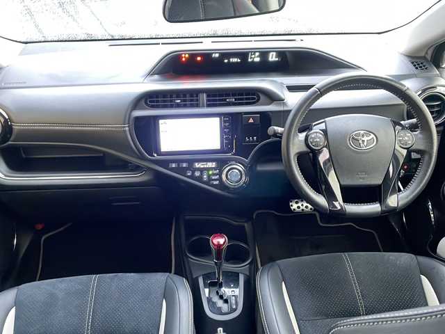 トヨタ アクア G G’s 新潟県 2016(平28)年 9.8万km グレーメタリック 純正ナビ(NSCP-W64)/(AM/FM/CD/DVD/SD/Bluetooth)/トヨタセーフティセンス/・プリクラッシュセーフティ/・レーンディパーチャーアラート/・オートマチックハイビーム/クルーズコントロール/バックカメラ/LEDヘッドライト/オートライト/ハーフレザーシート/純正17インチアルミホイール/純正ビルトインETC/リモコンキー/スペアキー×1/取扱説明書/保証書