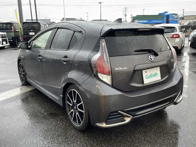 トヨタ アクア G G’s 新潟県 2016(平28)年 9.8万km グレーメタリック 純正ナビ(NSCP-W64)/(AM/FM/CD/DVD/SD/Bluetooth)/トヨタセーフティセンス/・プリクラッシュセーフティ/・レーンディパーチャーアラート/・オートマチックハイビーム/クルーズコントロール/バックカメラ/LEDヘッドライト/オートライト/ハーフレザーシート/純正17インチアルミホイール/純正ビルトインETC/リモコンキー/スペアキー×1/取扱説明書/保証書