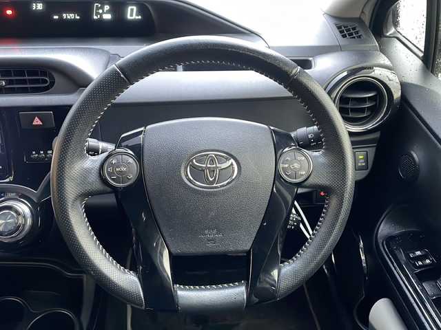 トヨタ アクア G G’s 新潟県 2016(平28)年 9.8万km グレーメタリック 純正ナビ(NSCP-W64)/(AM/FM/CD/DVD/SD/Bluetooth)/トヨタセーフティセンス/・プリクラッシュセーフティ/・レーンディパーチャーアラート/・オートマチックハイビーム/クルーズコントロール/バックカメラ/LEDヘッドライト/オートライト/ハーフレザーシート/純正17インチアルミホイール/純正ビルトインETC/リモコンキー/スペアキー×1/取扱説明書/保証書