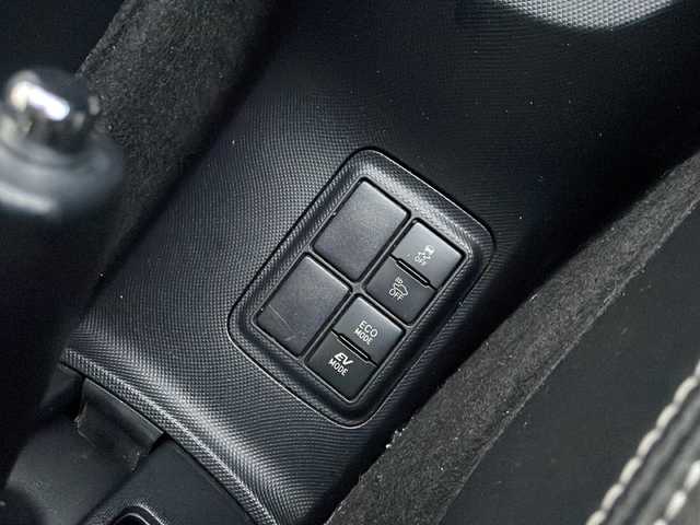 トヨタ アクア G G’s 新潟県 2016(平28)年 9.8万km グレーメタリック 純正ナビ(NSCP-W64)/(AM/FM/CD/DVD/SD/Bluetooth)/トヨタセーフティセンス/・プリクラッシュセーフティ/・レーンディパーチャーアラート/・オートマチックハイビーム/クルーズコントロール/バックカメラ/LEDヘッドライト/オートライト/ハーフレザーシート/純正17インチアルミホイール/純正ビルトインETC/リモコンキー/スペアキー×1/取扱説明書/保証書