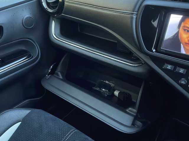 トヨタ アクア G G’s 新潟県 2016(平28)年 9.8万km グレーメタリック 純正ナビ(NSCP-W64)/(AM/FM/CD/DVD/SD/Bluetooth)/トヨタセーフティセンス/・プリクラッシュセーフティ/・レーンディパーチャーアラート/・オートマチックハイビーム/クルーズコントロール/バックカメラ/LEDヘッドライト/オートライト/ハーフレザーシート/純正17インチアルミホイール/純正ビルトインETC/リモコンキー/スペアキー×1/取扱説明書/保証書