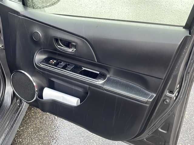 トヨタ アクア G G’s 新潟県 2016(平28)年 9.8万km グレーメタリック 純正ナビ(NSCP-W64)/(AM/FM/CD/DVD/SD/Bluetooth)/トヨタセーフティセンス/・プリクラッシュセーフティ/・レーンディパーチャーアラート/・オートマチックハイビーム/クルーズコントロール/バックカメラ/LEDヘッドライト/オートライト/ハーフレザーシート/純正17インチアルミホイール/純正ビルトインETC/リモコンキー/スペアキー×1/取扱説明書/保証書