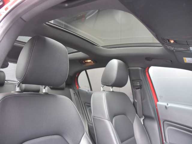 メルセデス・ベンツ ＧＬＡ１８０ 和歌山県 2018(平30)年 5.2万km ジュピターレッド パノラマSR /プレミアムパッケージ /ベーシックパッケージ /ARTICOレザー /harman/kardon /純ナビ /Bカメラ /TV /CarPlay /オートテールゲート /レーダーセーフティ /パワーシート /シートヒーター /ダイナミックセレクト /キーレスゴー /LED /ETC