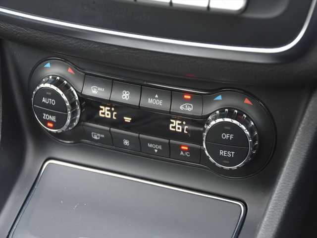 メルセデス・ベンツ ＧＬＡ１８０ 和歌山県 2018(平30)年 5.2万km ジュピターレッド パノラマSR /プレミアムパッケージ /ベーシックパッケージ /ARTICOレザー /harman/kardon /純ナビ /Bカメラ /TV /CarPlay /オートテールゲート /レーダーセーフティ /パワーシート /シートヒーター /ダイナミックセレクト /キーレスゴー /LED /ETC