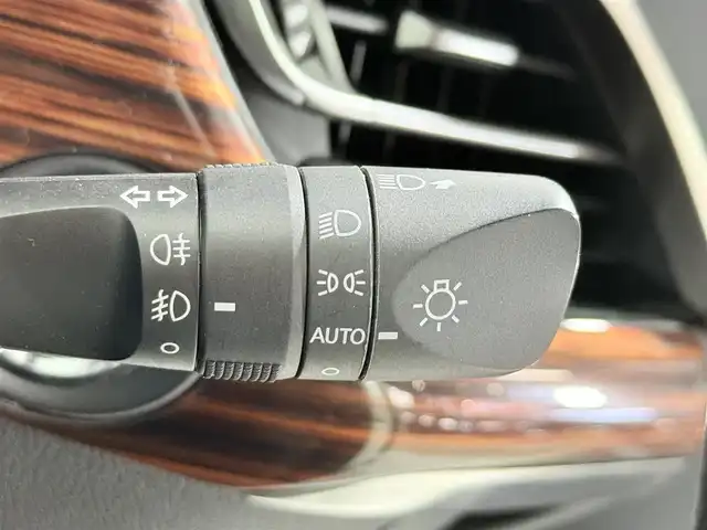 トヨタ Ｃ－ＨＲ G 大阪府 2019(令1)年 4.1万km ホワイトパールクリスタルシャイン TRDエアロ weds19incAW 純正8incDAナビ 360カメラ ハーフレザー シートヒーター レーダークルコン 衝突軽減ブレーキ レーンアシスト ブラインドSM スマートキープッシュスタート ETC