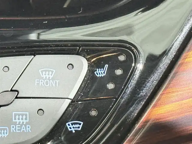 トヨタ Ｃ－ＨＲ G 大阪府 2019(令1)年 4.1万km ホワイトパールクリスタルシャイン TRDエアロ weds19incAW 純正8incDAナビ 360カメラ ハーフレザー シートヒーター レーダークルコン 衝突軽減ブレーキ レーンアシスト ブラインドSM スマートキープッシュスタート ETC