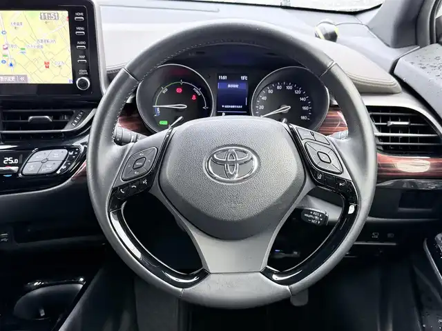 トヨタ Ｃ－ＨＲ G 大阪府 2019(令1)年 4.1万km ホワイトパールクリスタルシャイン TRDエアロ weds19incAW 純正8incDAナビ 360カメラ ハーフレザー シートヒーター レーダークルコン 衝突軽減ブレーキ レーンアシスト ブラインドSM スマートキープッシュスタート ETC