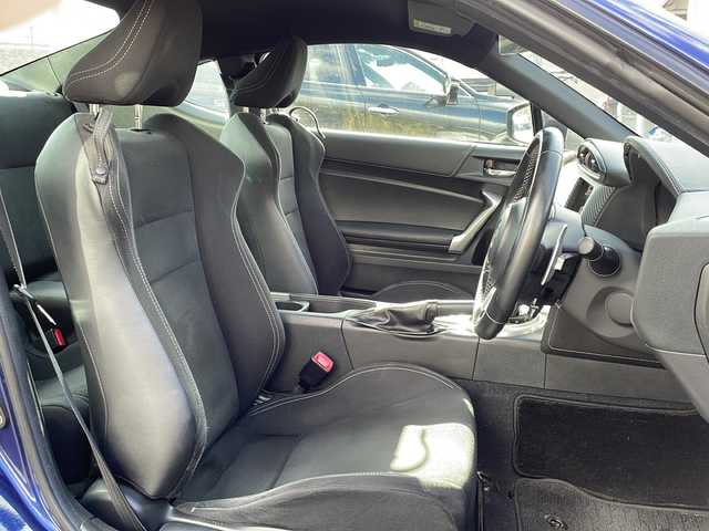 トヨタ ８６ GT 青森県 2017(平29)年 8.1万km 青Ｍ ・プッシュスタート/・スマートキー/・BBSアルミ/・パドルシフト/・LEDヘッドライト/・クルーズコントロール/・純正AW積込/・保証書あり