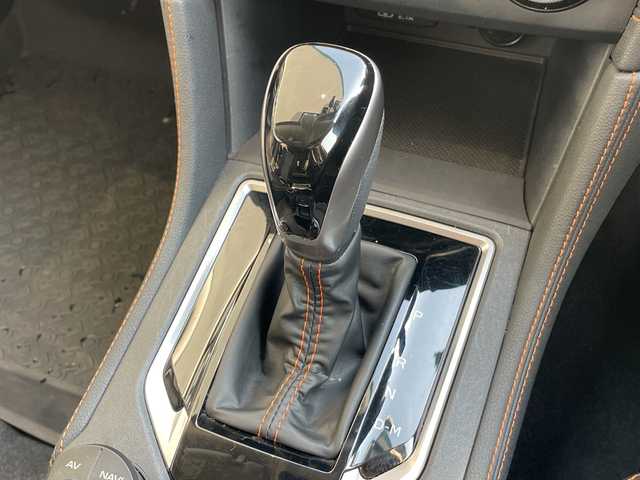 スバル ＸＶ ハイブリッド アドバンス 愛知県 2018(平30)年 4.3万km クォーツブルーP 純正ナビ/レーダークルーズコントロール/バックカメラ/パワーシート/コーナーセンサー/ＳＴＩアルミホイール/ブラインドスポットモニター/LEDヘッドライト/パドルシフト/オートライト/ドライブレコーダー/ETC/衝突軽減システム/フルセグ/CD DVD/Bluetooth/ステアリングスイッチ/スマートキー/プッシュスタート