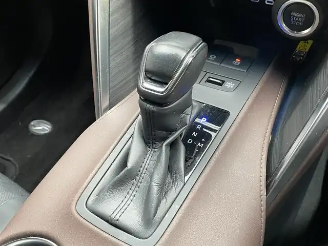 トヨタ ハリアー Z レザーパッケージ 滋賀県 2023(令5)年 2.9万km プレシャスブラックパール モデリスタエアロ/純正１２．３ディスプレイオーディオ/ＪＢＬサウンド/デジタルインナーミラー/レザーシート/パワーシート/シートベンチレーション/シートヒーター/ＢＳＭ/パワーバックドア/ステアリングヒーター/ヘッドアップディスプレイ/純正１９AW/置くだけ充電/追従クルーズコントロール/ETC2.0