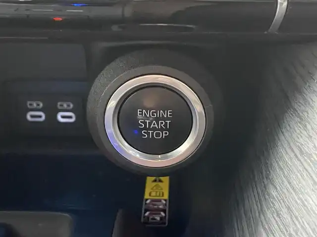 トヨタ ハリアー Z レザーパッケージ 滋賀県 2023(令5)年 2.9万km プレシャスブラックパール モデリスタエアロ/純正１２．３ディスプレイオーディオ/ＪＢＬサウンド/デジタルインナーミラー/レザーシート/パワーシート/シートベンチレーション/シートヒーター/ＢＳＭ/パワーバックドア/ステアリングヒーター/ヘッドアップディスプレイ/純正１９AW/置くだけ充電/追従クルーズコントロール/ETC2.0