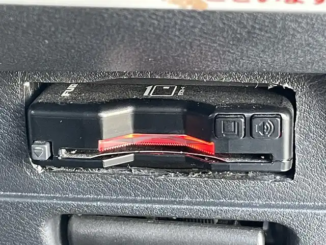 日産 ノート S 香川県 2022(令4)年 8.7万km ピュアホワイトパール 安全装備/・インテリジェント エマージェンシーブレーキ（自動ブレーキ）/・踏み間違い衝突防止アシスト（前進時・後退時）/・インテリジェントFCW（前方衝突予測警報）/・インテリジェントLI（車線逸脱防止支援システム）/・ LDW（車線逸脱警報）/・インテリジェントDA（ふらつき警報）/・標識検知機能/・ハイビームアシスト/・ABS（アンチロックブレーキシステム）/・VDC（ビークルダイナミクスコントロール、横滑り防止装置） /社外7型メモリナビ/全方位カメラ/アラウンドビューモニター/デジタルインナーミラー/前後コーナーセンサー/アイドリングストップ/レベライザーヘッドライト/電動格納ミラー/プッシュスタート/スマートキー