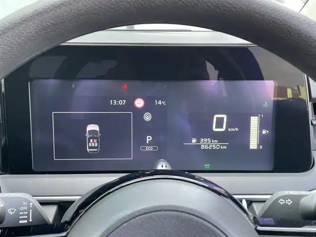 日産 ノート S 香川県 2022(令4)年 8.7万km ピュアホワイトパール 安全装備/・インテリジェント エマージェンシーブレーキ（自動ブレーキ）/・踏み間違い衝突防止アシスト（前進時・後退時）/・インテリジェントFCW（前方衝突予測警報）/・インテリジェントLI（車線逸脱防止支援システム）/・ LDW（車線逸脱警報）/・インテリジェントDA（ふらつき警報）/・標識検知機能/・ハイビームアシスト/・ABS（アンチロックブレーキシステム）/・VDC（ビークルダイナミクスコントロール、横滑り防止装置） /社外7型メモリナビ/全方位カメラ/アラウンドビューモニター/デジタルインナーミラー/前後コーナーセンサー/アイドリングストップ/レベライザーヘッドライト/電動格納ミラー/プッシュスタート/スマートキー