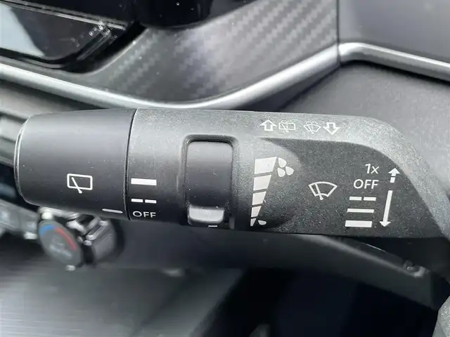 日産 ノート S 香川県 2022(令4)年 8.7万km ピュアホワイトパール 安全装備/・インテリジェント エマージェンシーブレーキ（自動ブレーキ）/・踏み間違い衝突防止アシスト（前進時・後退時）/・インテリジェントFCW（前方衝突予測警報）/・インテリジェントLI（車線逸脱防止支援システム）/・ LDW（車線逸脱警報）/・インテリジェントDA（ふらつき警報）/・標識検知機能/・ハイビームアシスト/・ABS（アンチロックブレーキシステム）/・VDC（ビークルダイナミクスコントロール、横滑り防止装置） /社外7型メモリナビ/全方位カメラ/アラウンドビューモニター/デジタルインナーミラー/前後コーナーセンサー/アイドリングストップ/レベライザーヘッドライト/電動格納ミラー/プッシュスタート/スマートキー