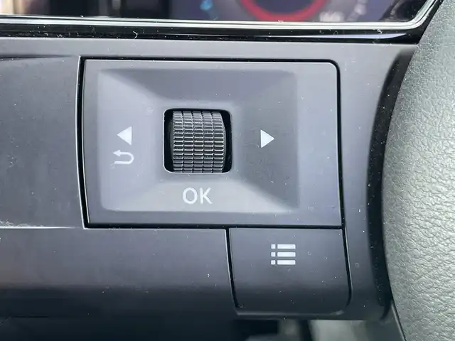 日産 ノート S 香川県 2022(令4)年 8.7万km ピュアホワイトパール 安全装備/・インテリジェント エマージェンシーブレーキ（自動ブレーキ）/・踏み間違い衝突防止アシスト（前進時・後退時）/・インテリジェントFCW（前方衝突予測警報）/・インテリジェントLI（車線逸脱防止支援システム）/・ LDW（車線逸脱警報）/・インテリジェントDA（ふらつき警報）/・標識検知機能/・ハイビームアシスト/・ABS（アンチロックブレーキシステム）/・VDC（ビークルダイナミクスコントロール、横滑り防止装置） /社外7型メモリナビ/全方位カメラ/アラウンドビューモニター/デジタルインナーミラー/前後コーナーセンサー/アイドリングストップ/レベライザーヘッドライト/電動格納ミラー/プッシュスタート/スマートキー