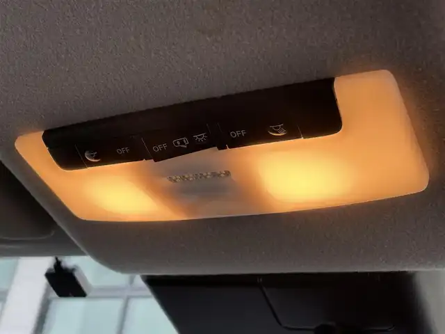 日産 ノート S 香川県 2022(令4)年 8.7万km ピュアホワイトパール 安全装備/・インテリジェント エマージェンシーブレーキ（自動ブレーキ）/・踏み間違い衝突防止アシスト（前進時・後退時）/・インテリジェントFCW（前方衝突予測警報）/・インテリジェントLI（車線逸脱防止支援システム）/・ LDW（車線逸脱警報）/・インテリジェントDA（ふらつき警報）/・標識検知機能/・ハイビームアシスト/・ABS（アンチロックブレーキシステム）/・VDC（ビークルダイナミクスコントロール、横滑り防止装置） /社外7型メモリナビ/全方位カメラ/アラウンドビューモニター/デジタルインナーミラー/前後コーナーセンサー/アイドリングストップ/レベライザーヘッドライト/電動格納ミラー/プッシュスタート/スマートキー