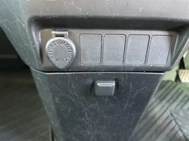 ダイハツ トール 福岡県 2017(平29)年 3.8万km ゴールド プッシュスタート/両側パワースライドドア/パワーステアリング/アイドリングストップ/クルーズコントロール/純正アルミホイール/フロント純正エアロパーツ