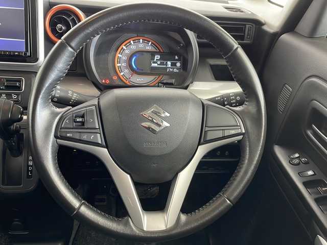 スズキ スペーシア ギア HYBRID XZ 岐阜県 2020(令2)年 3.8万km ツールグリーンパールメタリック/ガンメタリック2トーンルーフ 純正SDナビ(CN-RZ833)/【フルセグTV/CD/DVD/SD/Bluetooth】/両側パワースライドドア/衝突被害軽減ブレーキ/レーンキープアシスト/車両接近通報装置/コーナーセンサー/前席シートヒーター/オートLEDライト/オートマチックハイビーム/ETC/横滑り防止装置/盗難防止装置/アイドリングストップ/プッシュスタート/スマートキー/純正フロアマット/ベンチシート