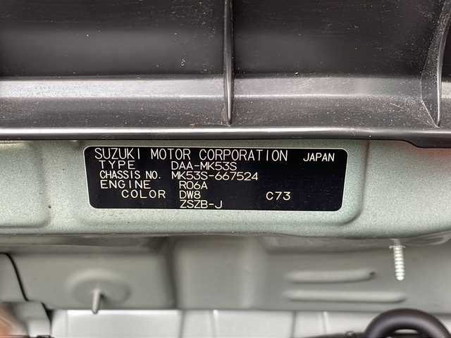 スズキ スペーシア ギア HYBRID XZ 岐阜県 2020(令2)年 3.8万km ツールグリーンパールメタリック/ガンメタリック2トーンルーフ 純正SDナビ(CN-RZ833)/【フルセグTV/CD/DVD/SD/Bluetooth】/両側パワースライドドア/衝突被害軽減ブレーキ/レーンキープアシスト/車両接近通報装置/コーナーセンサー/前席シートヒーター/オートLEDライト/オートマチックハイビーム/ETC/横滑り防止装置/盗難防止装置/アイドリングストップ/プッシュスタート/スマートキー/純正フロアマット/ベンチシート