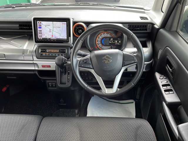スズキ スペーシア ギア HYBRID XZ 岐阜県 2020(令2)年 3.8万km ツールグリーンパールメタリック/ガンメタリック2トーンルーフ 純正SDナビ(CN-RZ833)/【フルセグTV/CD/DVD/SD/Bluetooth】/両側パワースライドドア/衝突被害軽減ブレーキ/レーンキープアシスト/車両接近通報装置/コーナーセンサー/前席シートヒーター/オートLEDライト/オートマチックハイビーム/ETC/横滑り防止装置/盗難防止装置/アイドリングストップ/プッシュスタート/スマートキー/純正フロアマット/ベンチシート