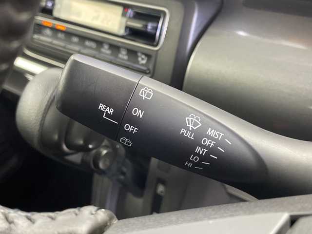 スズキ スペーシア ギア HYBRID XZ 愛知県 2020(令2)年 3.8万km ツールグリーンパールメタリック/ガンメタリック2トーンルーフ 純正SDナビ(CN-RZ833)/【フルセグTV/CD/DVD/SD/Bluetooth】/両側パワースライドドア/衝突被害軽減ブレーキ/レーンキープアシスト/車両接近通報装置/コーナーセンサー/前席シートヒーター/オートLEDライト/オートマチックハイビーム/ETC/横滑り防止装置/盗難防止装置/アイドリングストップ/プッシュスタート/スマートキー/純正フロアマット/ベンチシート/ルーフレール/ルーフキャリア