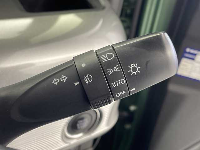 スズキ スペーシア ギア HYBRID XZ 愛知県 2020(令2)年 3.8万km ツールグリーンパールメタリック/ガンメタリック2トーンルーフ 純正SDナビ(CN-RZ833)/【フルセグTV/CD/DVD/SD/Bluetooth】/両側パワースライドドア/衝突被害軽減ブレーキ/レーンキープアシスト/車両接近通報装置/コーナーセンサー/前席シートヒーター/オートLEDライト/オートマチックハイビーム/ETC/横滑り防止装置/盗難防止装置/アイドリングストップ/プッシュスタート/スマートキー/純正フロアマット/ベンチシート/ルーフレール/ルーフキャリア