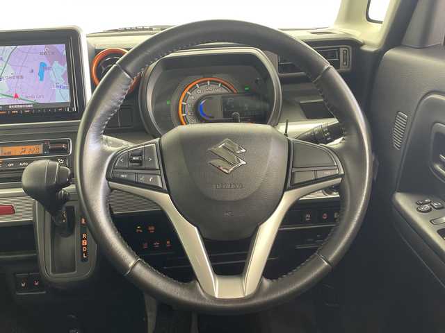 スズキ スペーシア ギア HYBRID XZ 愛知県 2020(令2)年 3.8万km ツールグリーンパールメタリック/ガンメタリック2トーンルーフ 純正SDナビ(CN-RZ833)/【フルセグTV/CD/DVD/SD/Bluetooth】/両側パワースライドドア/衝突被害軽減ブレーキ/レーンキープアシスト/車両接近通報装置/コーナーセンサー/前席シートヒーター/オートLEDライト/オートマチックハイビーム/ETC/横滑り防止装置/盗難防止装置/アイドリングストップ/プッシュスタート/スマートキー/純正フロアマット/ベンチシート/ルーフレール/ルーフキャリア