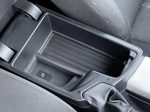 ＢＭＷ １１８ｉ 山梨県 2018(平30)年 1.7万km アルピンホワイトⅢ 純正HDDナビ/バックカメラ/Bluetooth/純正16インチAW/オートライト/LEDヘッライト/ETC/ミュージックサーバー/ミュージックプレイヤー接続/保証書/取扱説明書