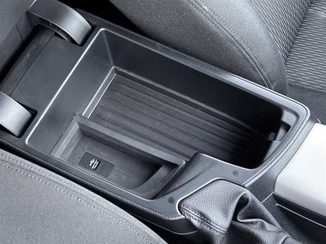 ＢＭＷ １１８ｉ 山梨県 2018(平30)年 1.7万km アルピンホワイトⅢ 純正HDDナビ/バックカメラ/Bluetooth/純正16インチAW/オートライト/LEDヘッライト/ETC/ミュージックサーバー/ミュージックプレイヤー接続/保証書/取扱説明書