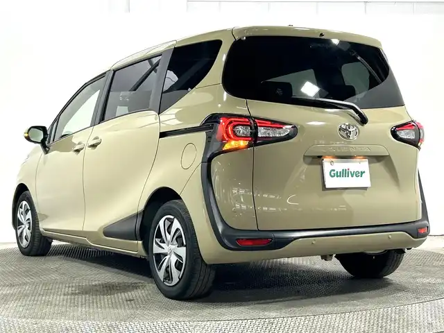トヨタ シエンタ G クエロ 大阪府 2021(令3)年 2.1万km ベージュ 純正ナビ(フルセグ/CD再生/Bluetooth) 360カメラ ETC 両側パワースライドドア 衝突軽減 クリアランスソナー トヨタセーフティセンス 前後ドラレコ ハーフレザー