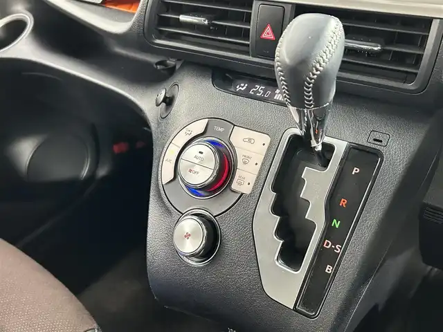 トヨタ シエンタ G クエロ 大阪府 2021(令3)年 2.1万km ベージュ 純正ナビ(フルセグ/CD再生/Bluetooth) 360カメラ ETC 両側パワースライドドア 衝突軽減 クリアランスソナー トヨタセーフティセンス 前後ドラレコ ハーフレザー