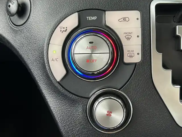 トヨタ シエンタ G クエロ 大阪府 2021(令3)年 2.1万km ベージュ 純正ナビ(フルセグ/CD再生/Bluetooth) 360カメラ ETC 両側パワースライドドア 衝突軽減 クリアランスソナー トヨタセーフティセンス 前後ドラレコ ハーフレザー