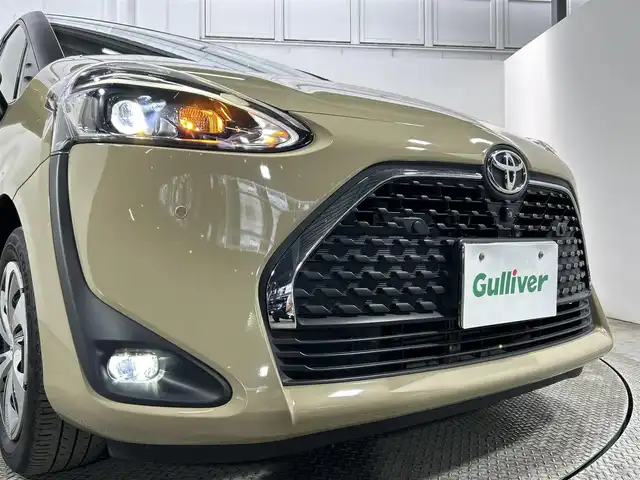 トヨタ シエンタ G クエロ 大阪府 2021(令3)年 2.1万km ベージュ 純正ナビ(フルセグ/CD再生/Bluetooth) 360カメラ ETC 両側パワースライドドア 衝突軽減 クリアランスソナー トヨタセーフティセンス 前後ドラレコ ハーフレザー