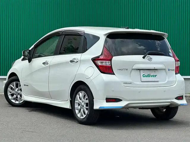日産 ノート e－パワー メダリスト 宮城県 2016(平28)年 9.5万km ブリリアントホワイトパール エマージェンシーブレーキサポート/純正SDナビ/【CD・DVD・SD・BT・フルセグTV】/アラウンドビューモニター/純正エアロ/純正15インチAW/DriveMODE/レーンキープアラート/横滑り防止装置/ステアリングスイッチ/ウィンカーミラー/オートライト/LEDヘッドライト/フォグライト/スマートキー/ETC/フロアマット/ドアバイザー