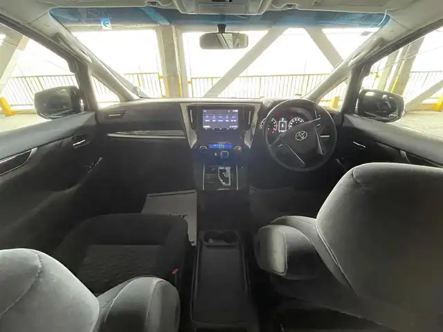 トヨタ アルファード S 道央・札幌 2016(平28)年 7万km グレーメタリック ・４WD/・寒冷地仕様/・純正SDナビ/・CD/DVD/SD/BT/フルセグ/・バックカメラ/・純正12インチフリップダウンモニター/・ビルトインETC/・クリアランスソナー/・ECOモード/・横滑り防止/・アイドリングストップ/・両側パワースライドドア/・ステアリングスイッチ/・ウォークスルー/・オットマン/・LEDヘッドライト/・フォグランプ/・純正18インチAW/・純正フロアマット/・プッシュスタート/・スマートキー/・取扱説明書/・保証書